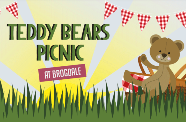 Brogdlae Farm - Teddy Bear's Blossom Picnic